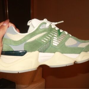 New Balance Gray Shoe Box with Size Label